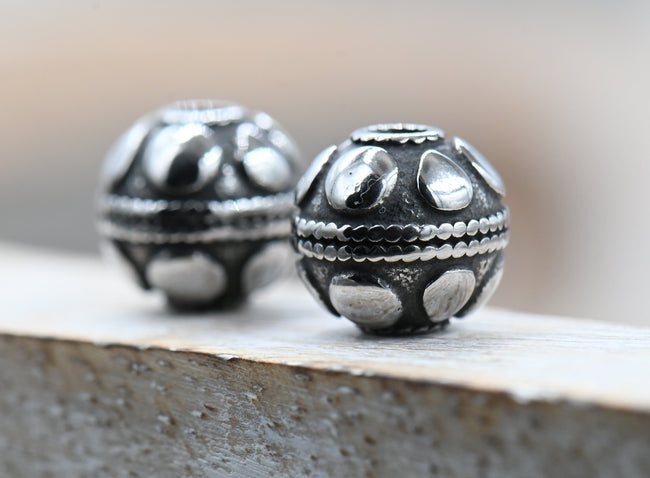 304 Stainless Steel Beads, 2pc Round, Antique Silver, 9x8.5mm Hover Image