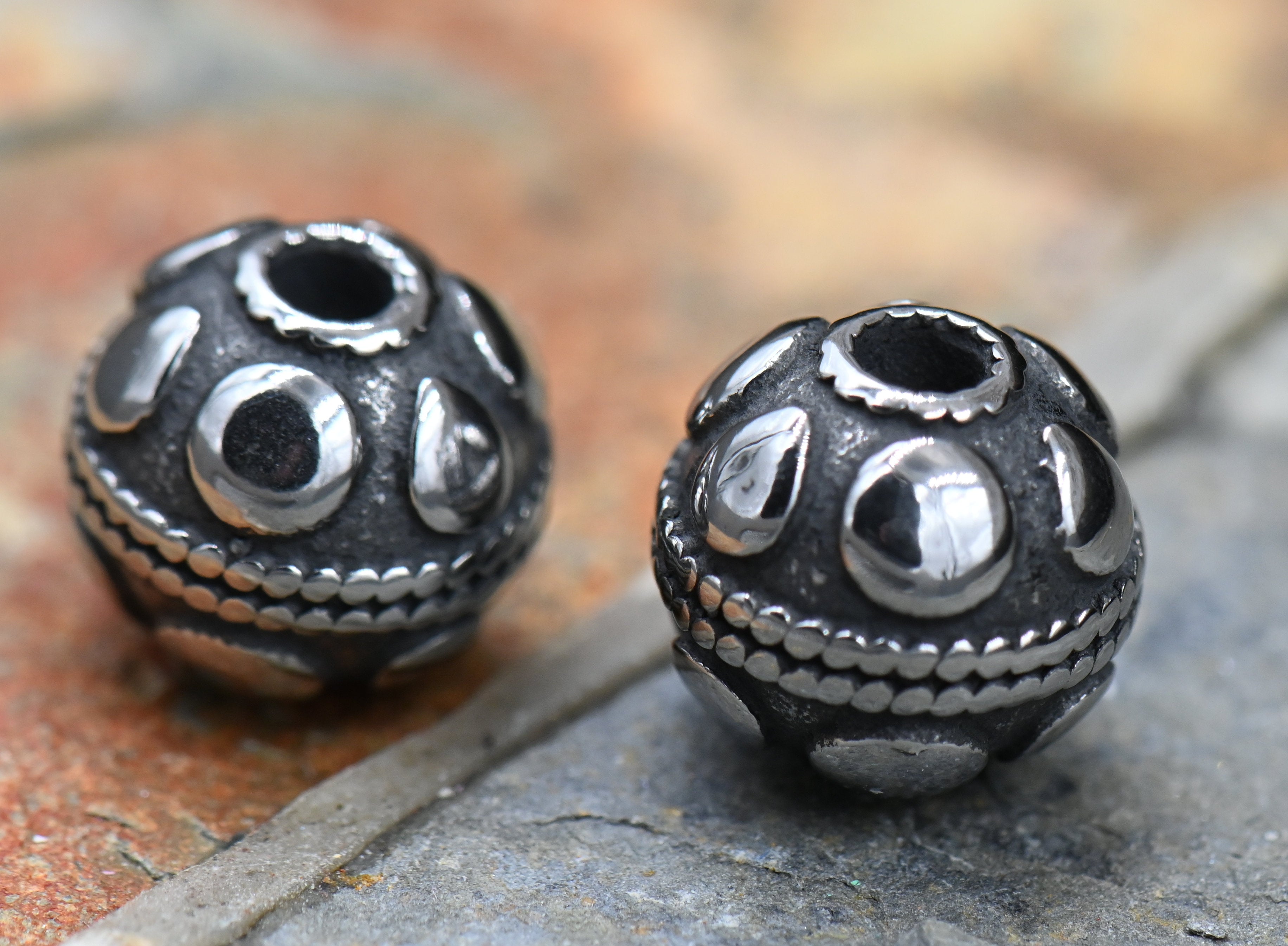 304 Stainless Steel Beads, 2pc Round, Antique Silver, 9x8.5mm