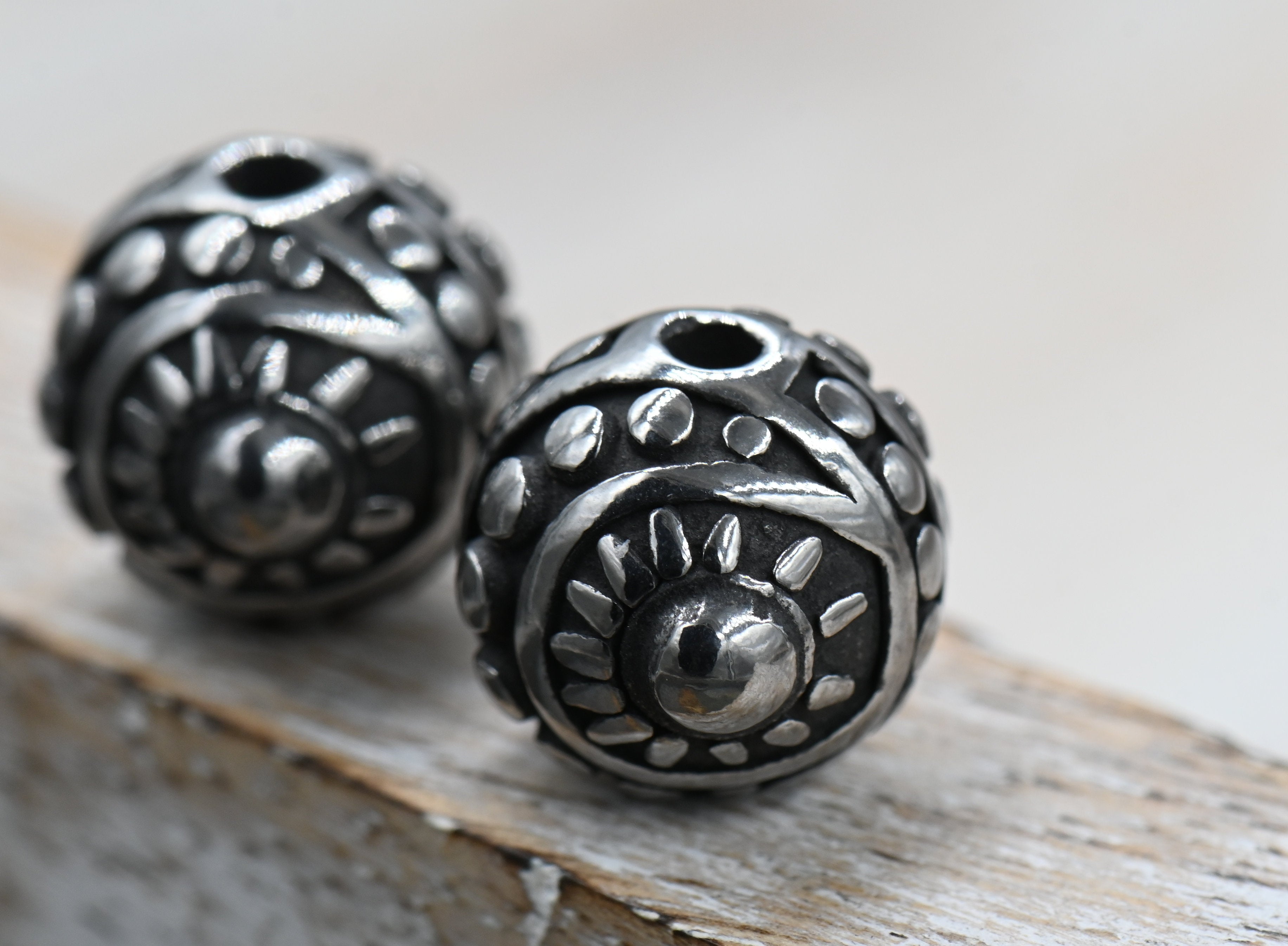 304 Stainless Steel Beads, Round with Sun, Antique Silver, 11.5x12.5mm