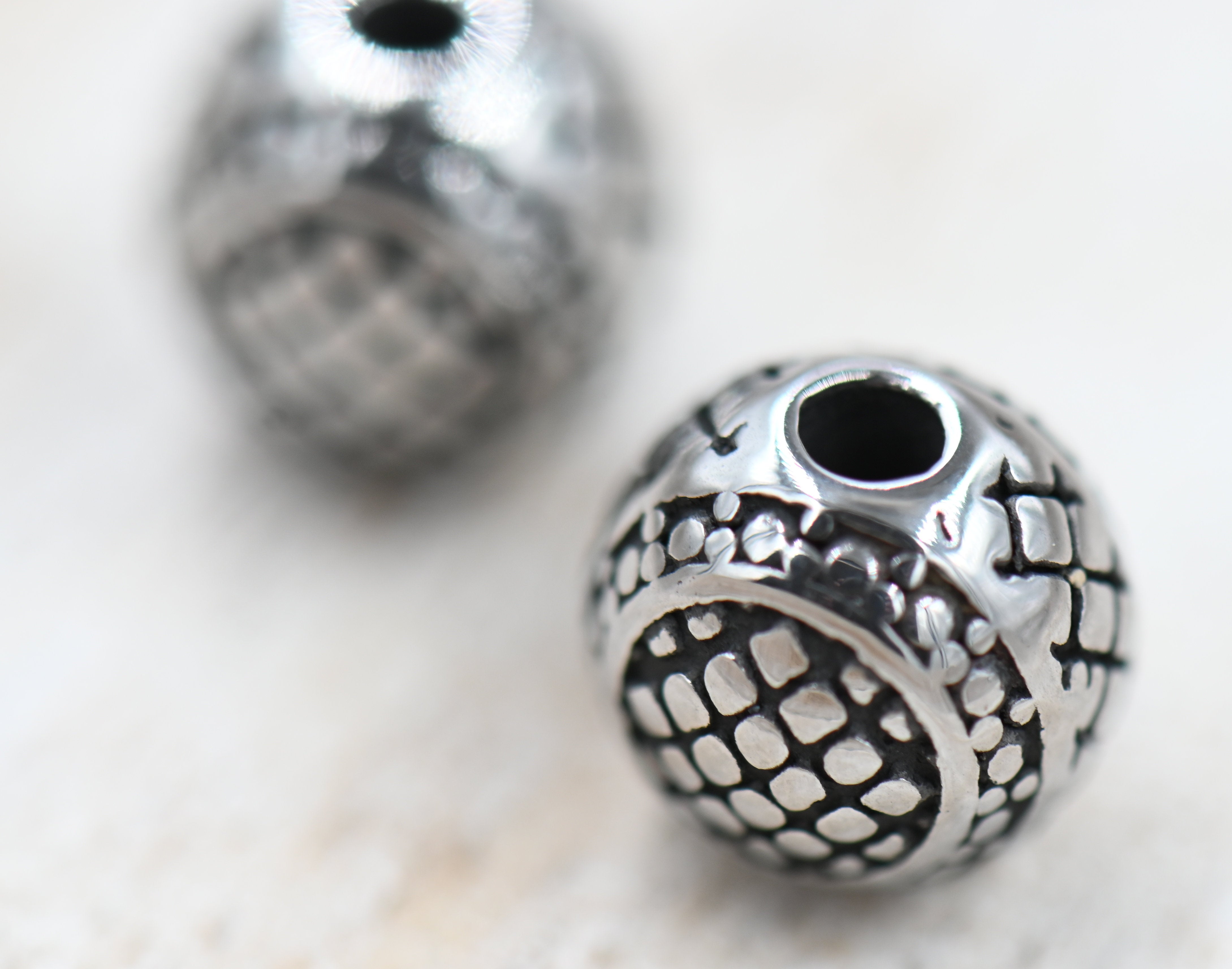 304 Stainless Steel Beads, 2pc, Round, Antique Silver, 7.5~8x8mm