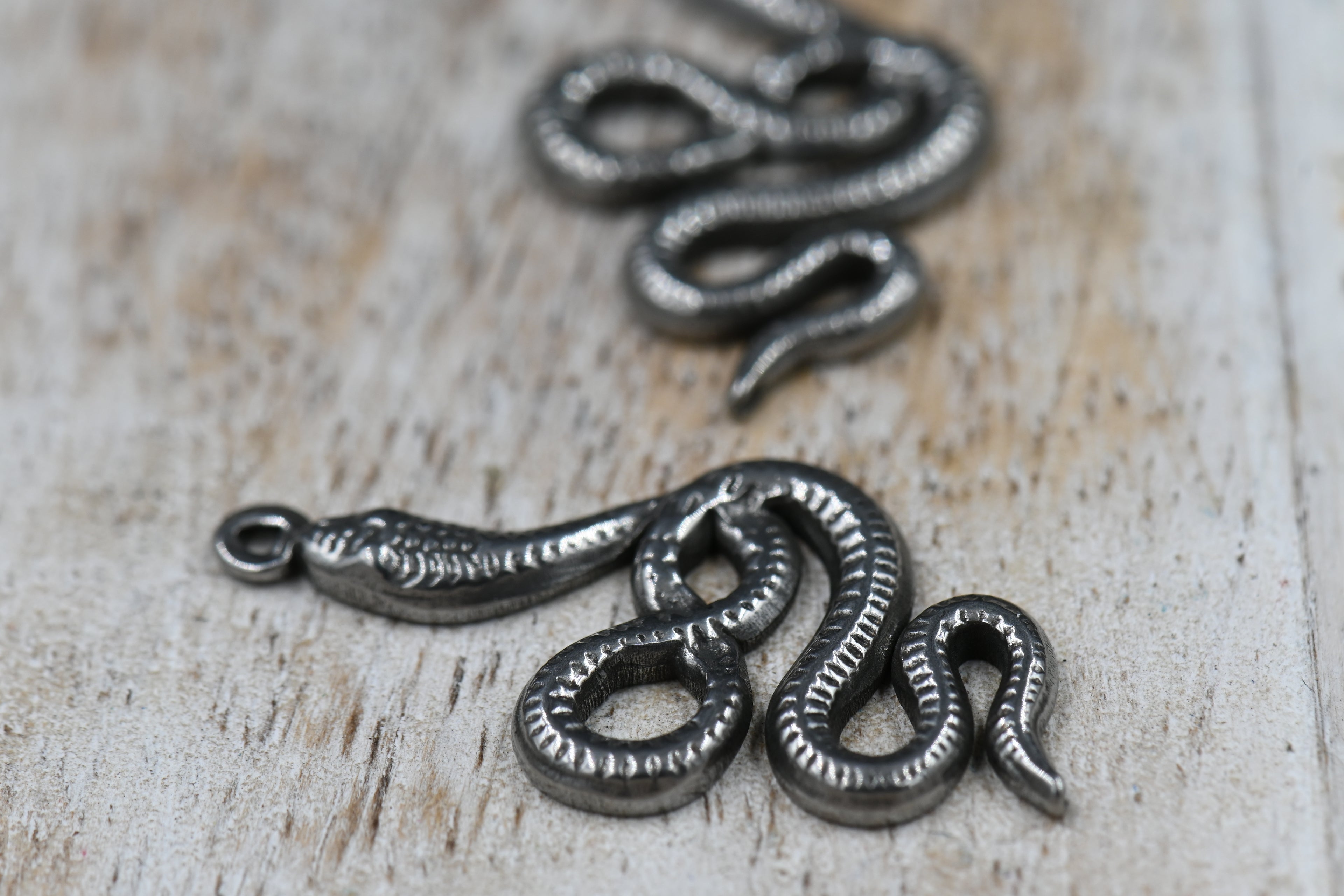 Snake Charm, 2pc 304 Stainless Steel Pendants, Antique Silver, 32x17x2mm