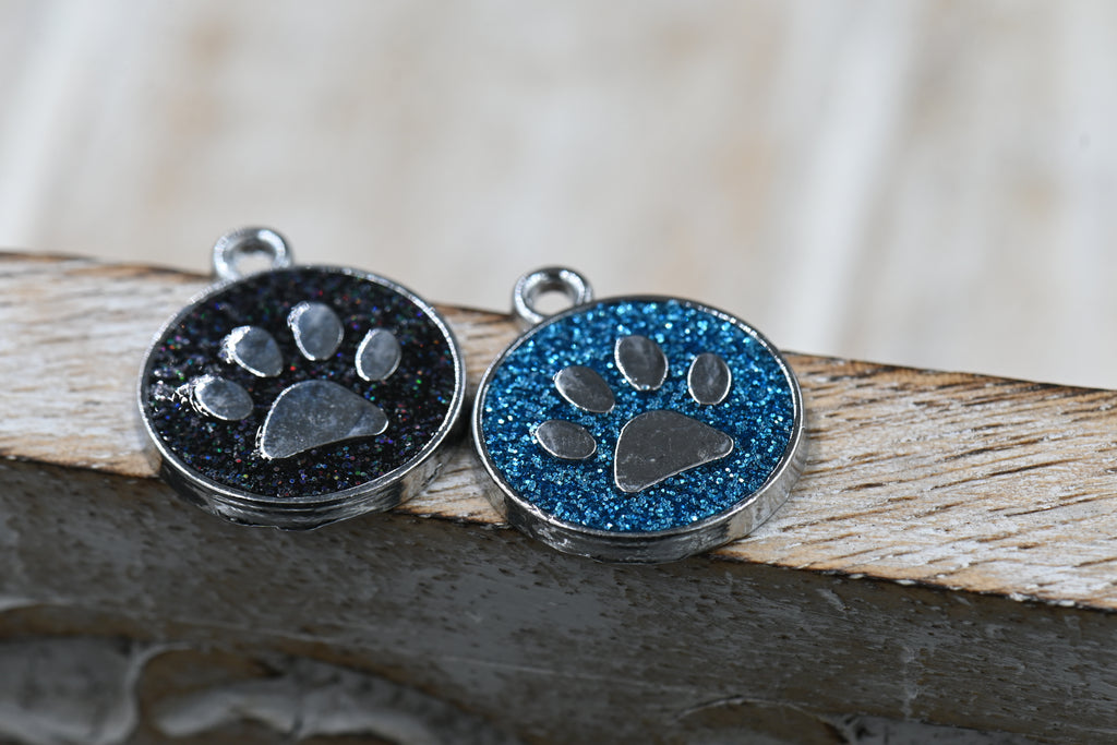 Enamel Charms, with Platinum Plated Alloy Findings and Glitter Powder, Flat Round with Dog Paw Prints