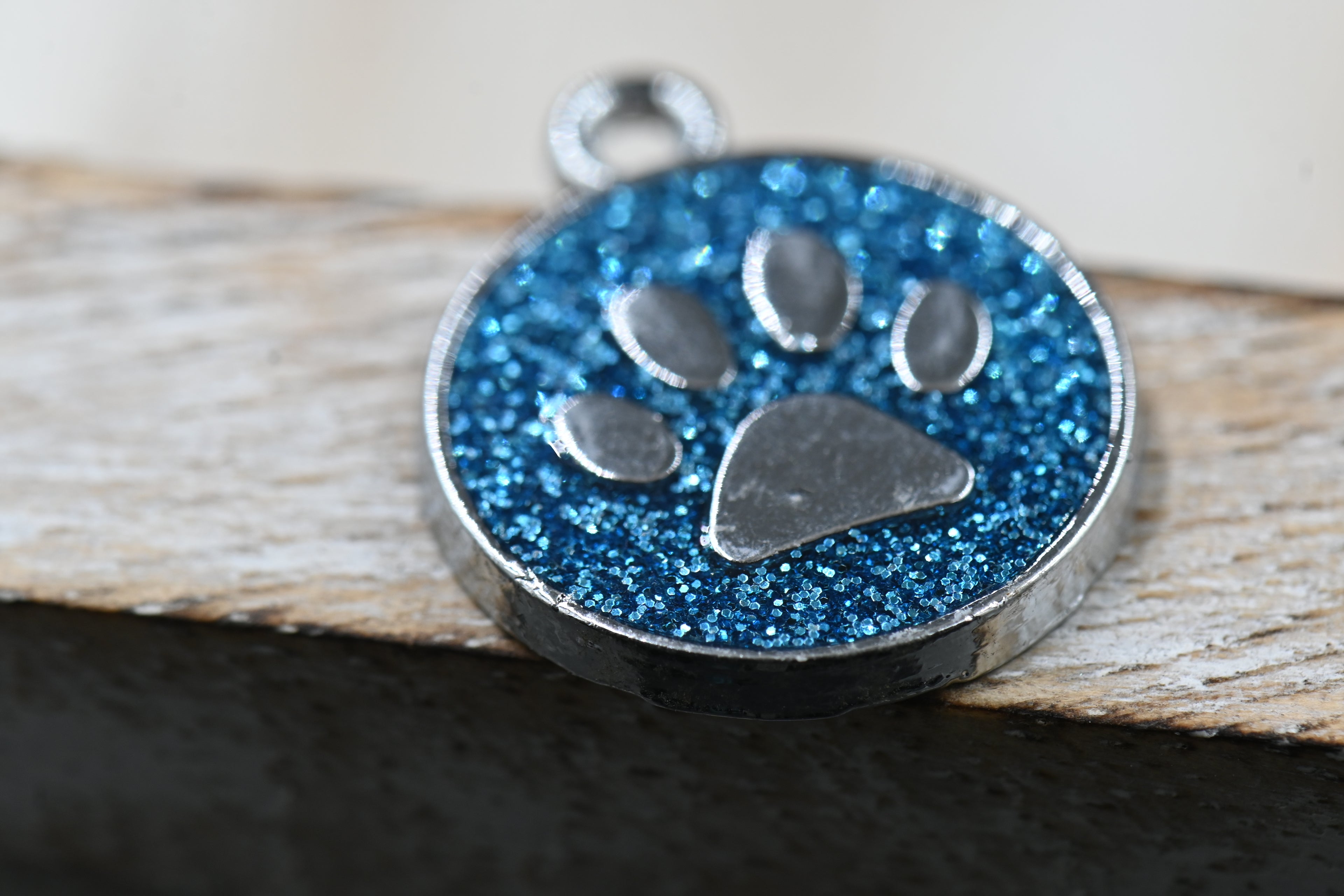 Enamel Charms, with Platinum Plated Alloy Findings and Glitter Powder, Flat Round with Dog Paw Prints