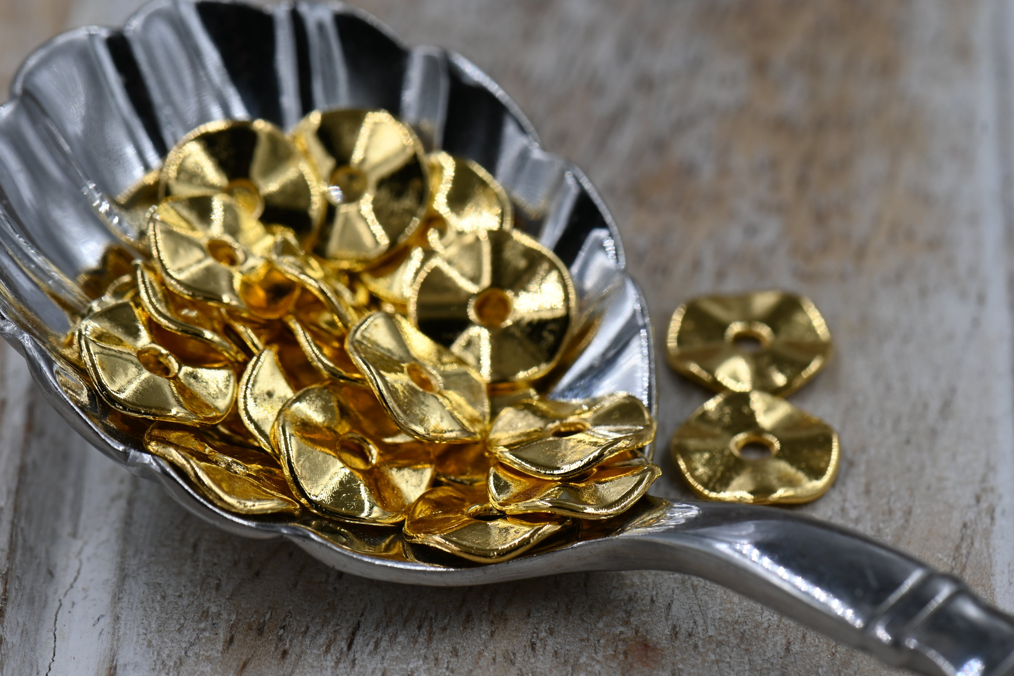 Golden 10mm Wavy Spacer Beads – 100 pcs Pack