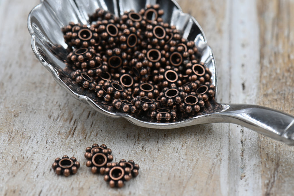 Red Copper Daisy Spacer Beads – 5mm Flower Alloy (100 pcs