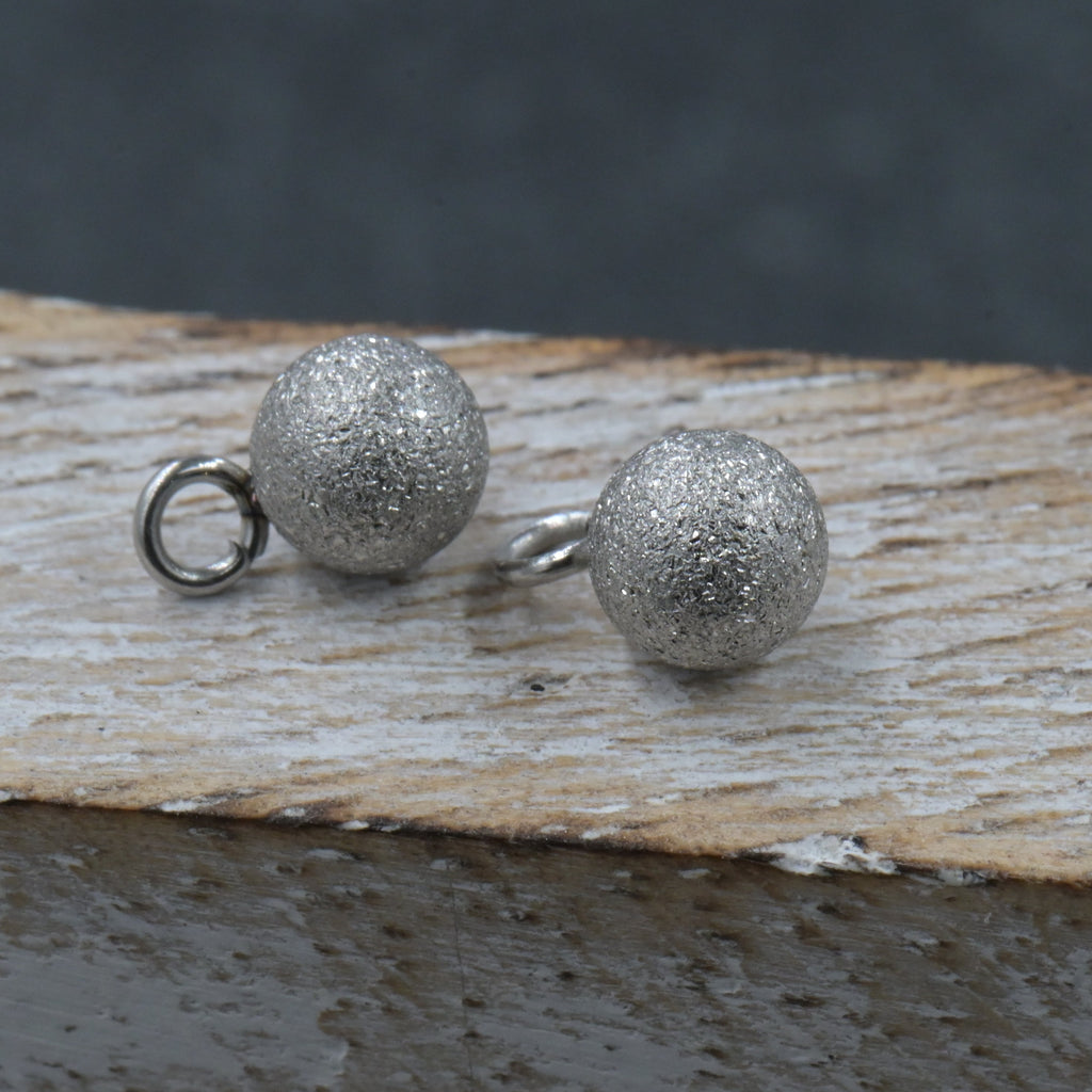 Non-Tarnish 304 Stainless Steel Pendants, Textured, Round Charm, Stainless Steel Color, 8x5mm