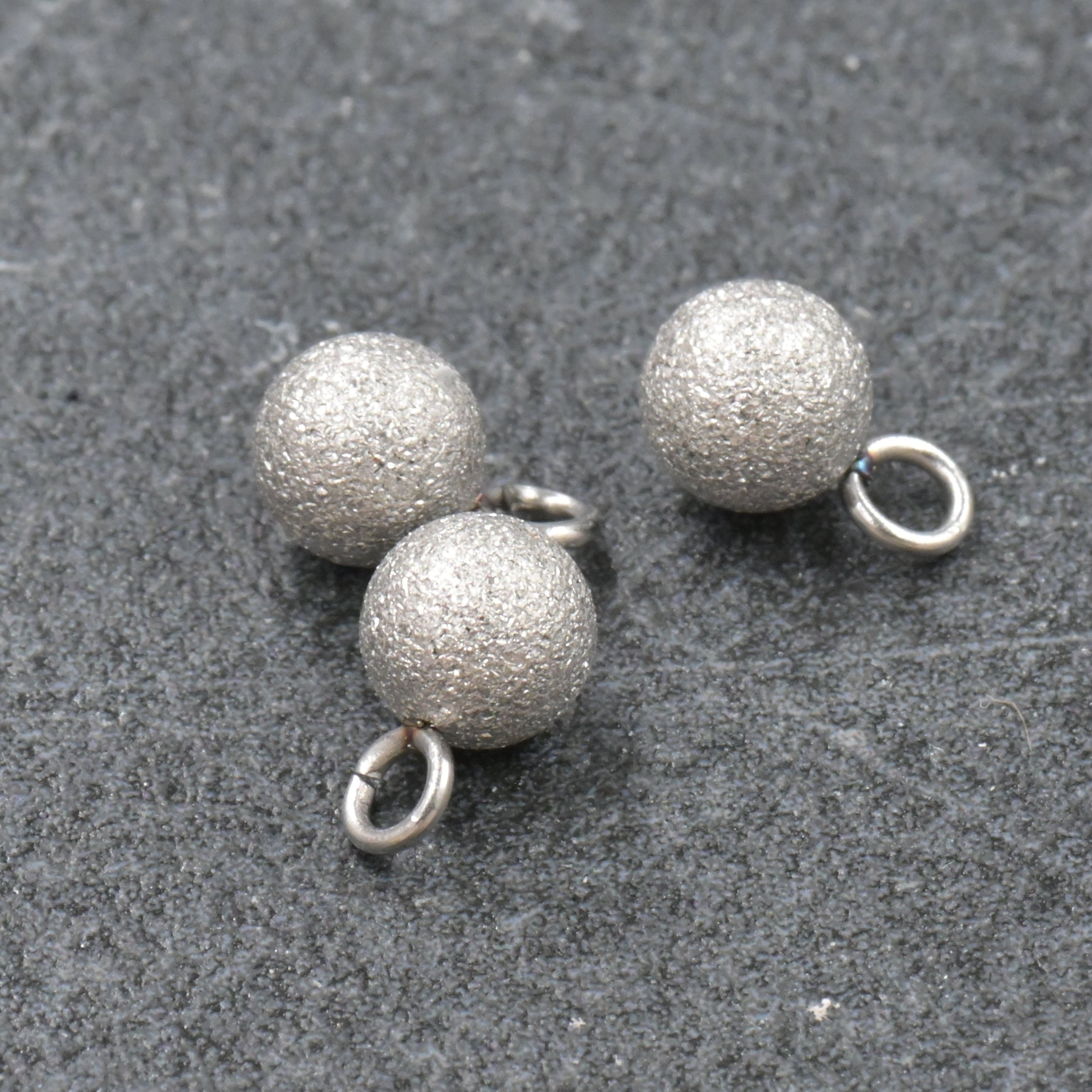 Non-Tarnish 304 Stainless Steel Pendants, Textured, Round Charm, Stainless Steel Color, 8x5mm