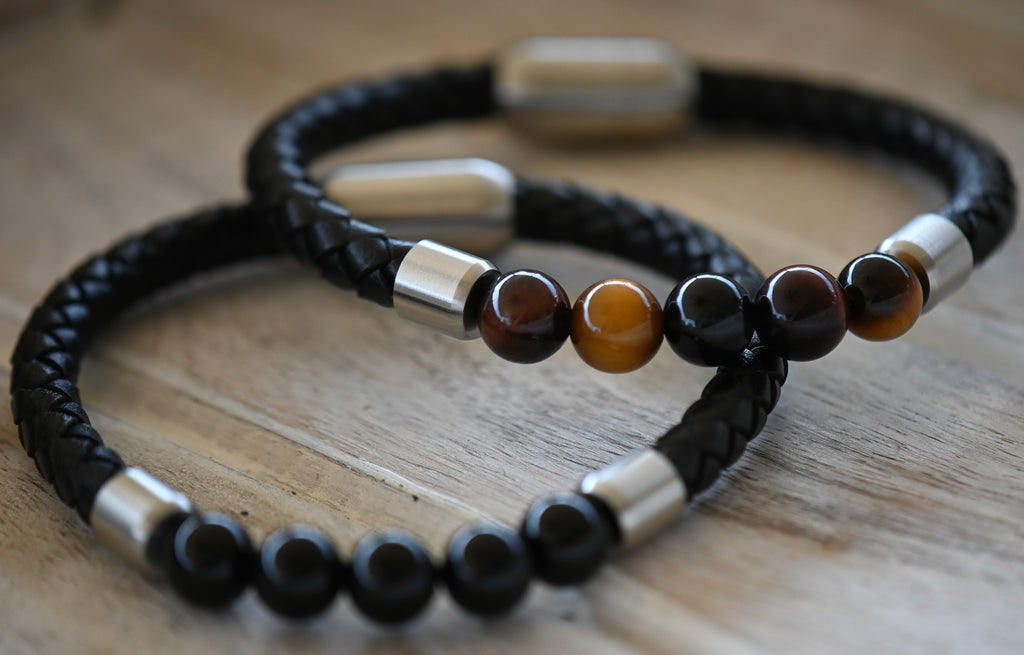 Onyx or Tiger Eye Rounds and Genuine Leather Bracelet, Stainless Steel Clasp