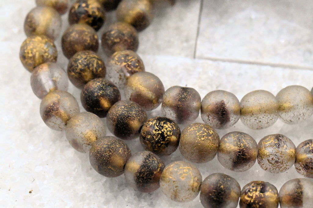 Transparent Glass and Eggplant Round 30pc Burnished Gold Wash with Etched Finish