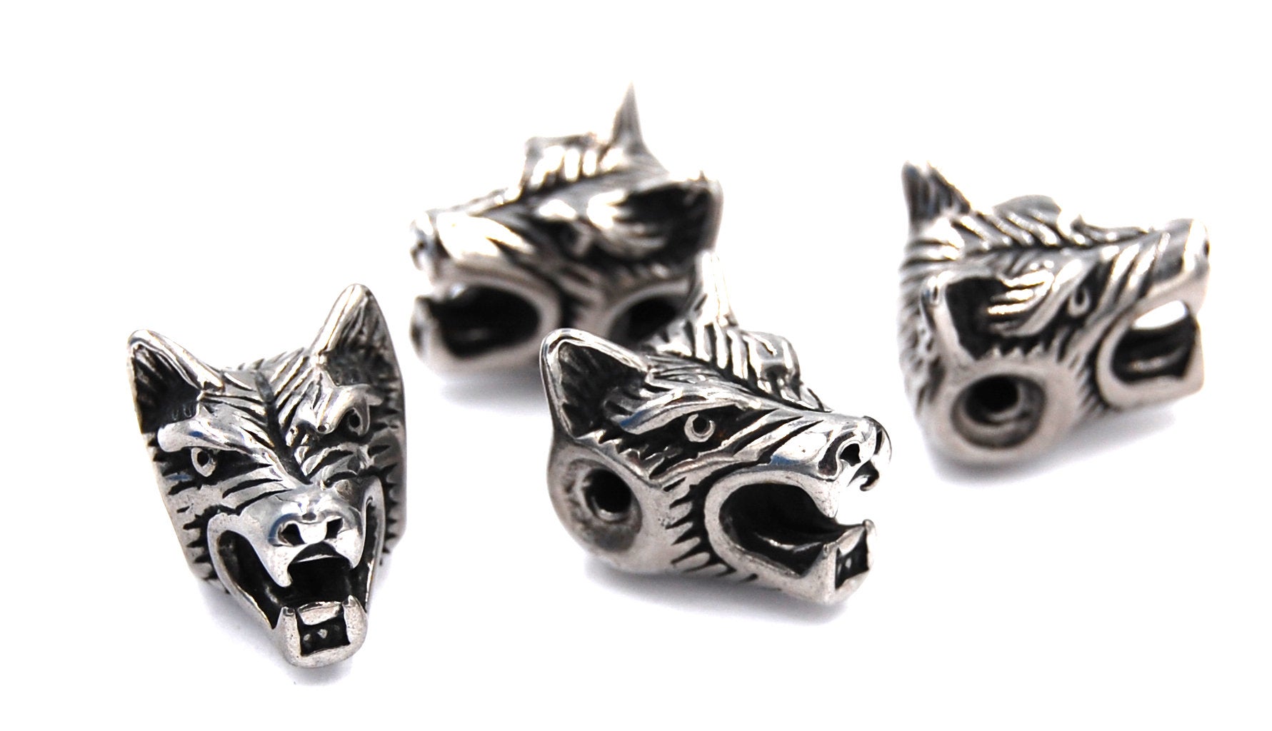 304 Stainless Steel Beads, Wolf Head, Antique Silver Size: about 11mm wide, 14mm long, 11mm thick -1pc