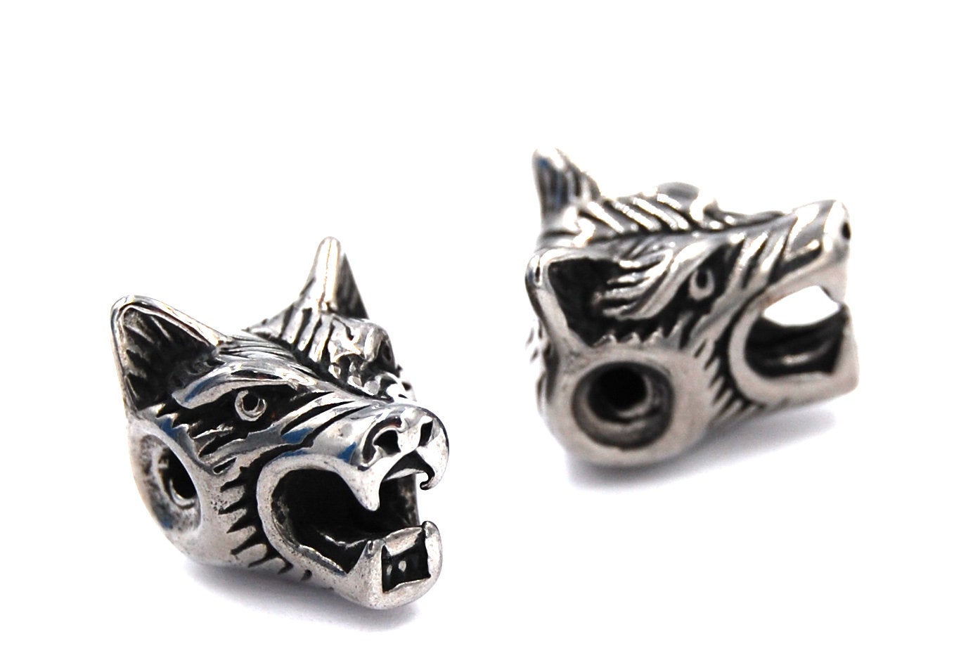 304 Stainless Steel Beads, Wolf Head, Antique Silver Size: about 11mm wide, 14mm long, 11mm thick -1pc
