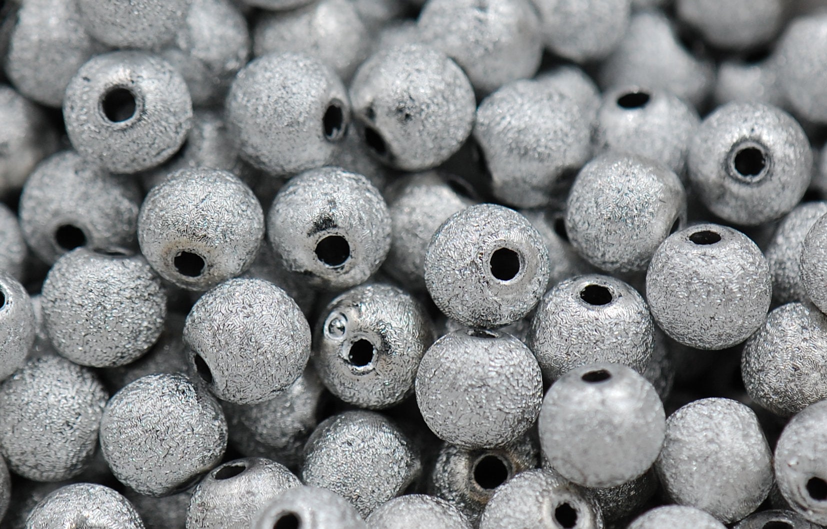 Silver Stardust covered Acrylic 8mm Beads- 100