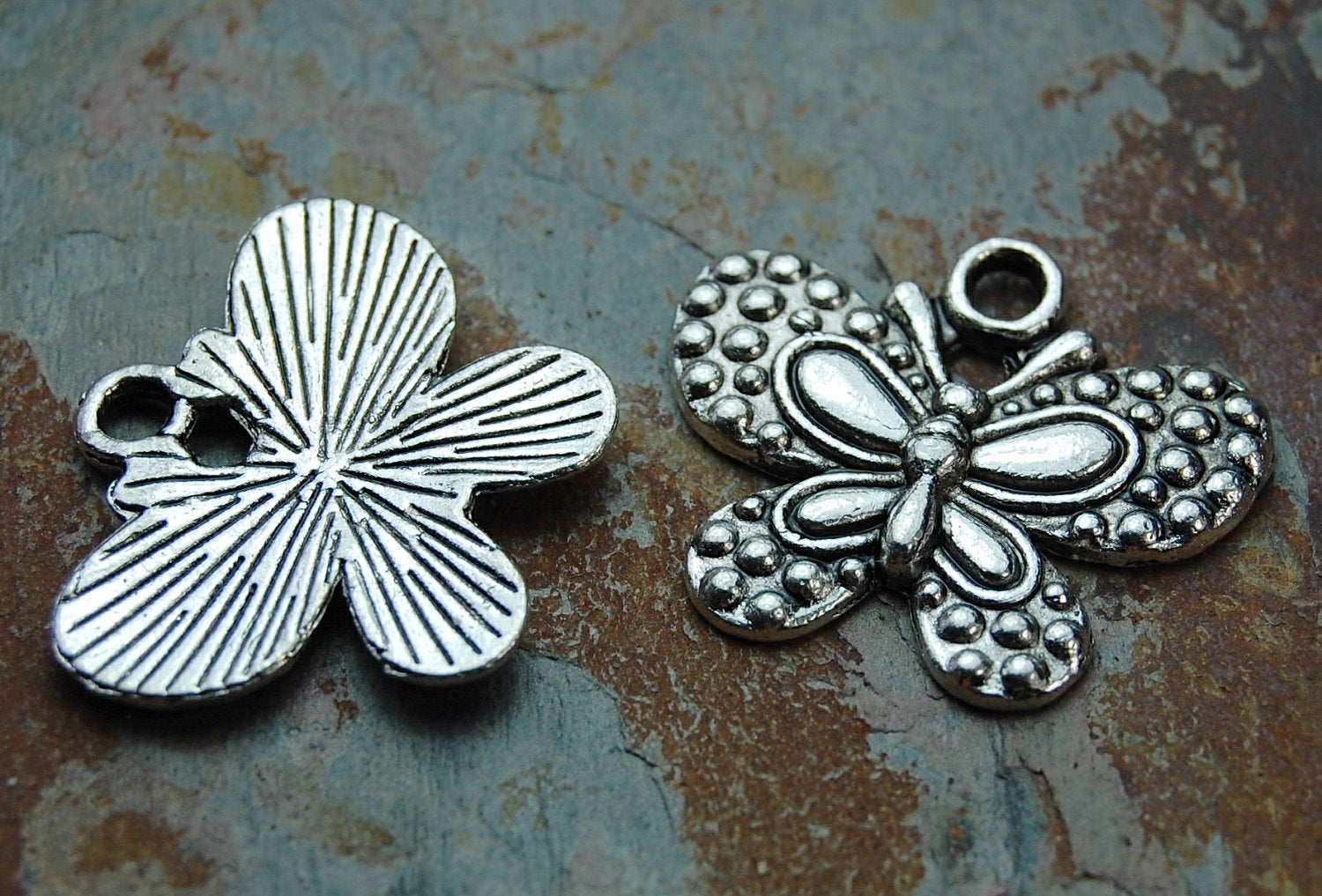 Butterfly Charms -8pcs Oxidized Silver Tone Base Metal 24x20mm antique silver color