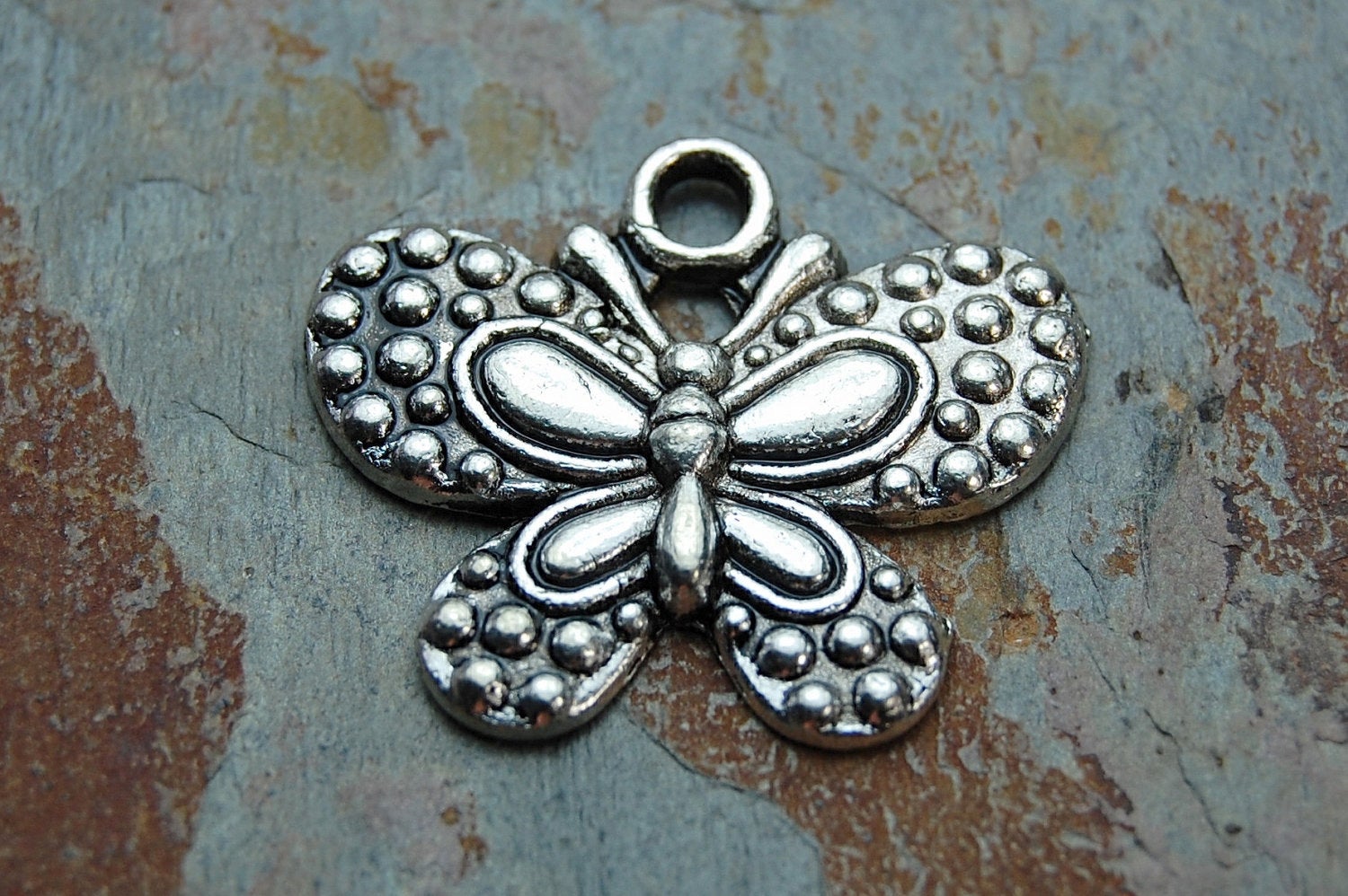 Butterfly Charms -8pcs Oxidized Silver Tone Base Metal 24x20mm antique silver color